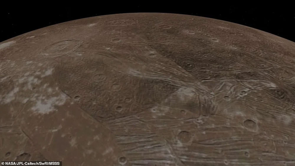 1648892429998037861.jpg stunning-photos-of-the-largest-moon-in-the-solar-system-picture-3-Wkaxyy9Vp.jpg