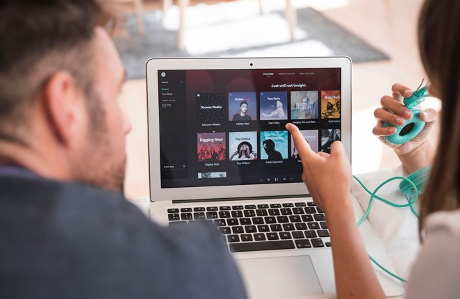 如何查看 Spotify 上一首歌的下载次数或播放次数